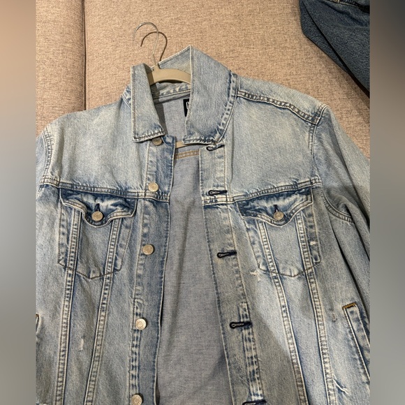 Men’s Light Wash Denim Jacket - Picture 3 of 3
